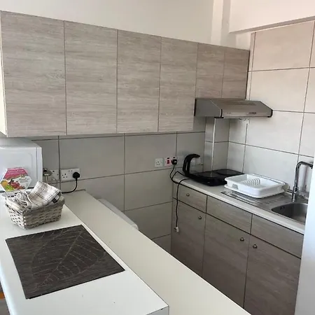 Alex 203 لارنكا