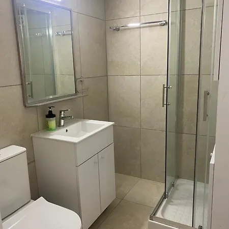 Alex 203 لارنكا