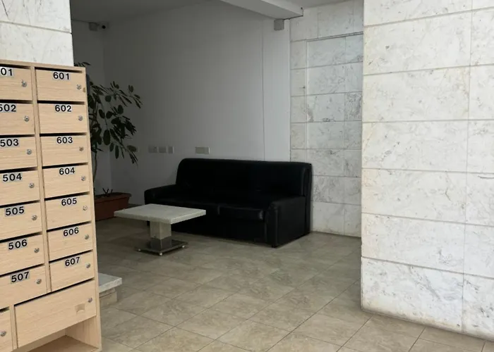 Alex 203 ラルナカ