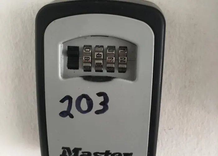 Alex 203 アパート *