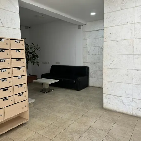 Alex 203 라르나카